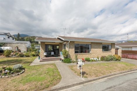 Photo of property in 2/1 Alyson Place, Stoke, Nelson, 7011