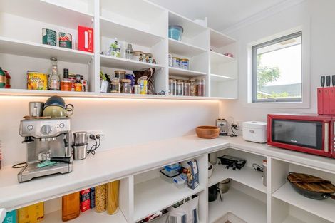 Photo of property in 6 Saint Vincent Way, Waikanae, 5036