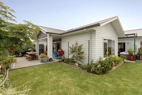 Photo of property in 2 Karanema Place, Coastlands, Whakatane, 3120