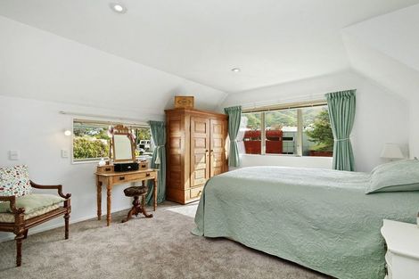 Photo of property in 12 Cambridge Street, Tawa, Wellington, 5028