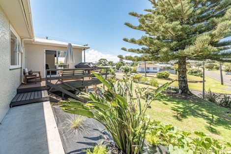 Photo of property in 24 Burns Street, Tawhero, Whanganui, 4501