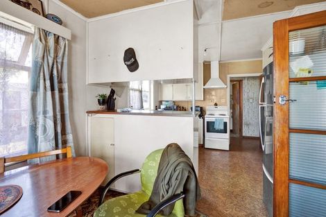 Photo of property in 28 Cambridge Street, Patea, 4520