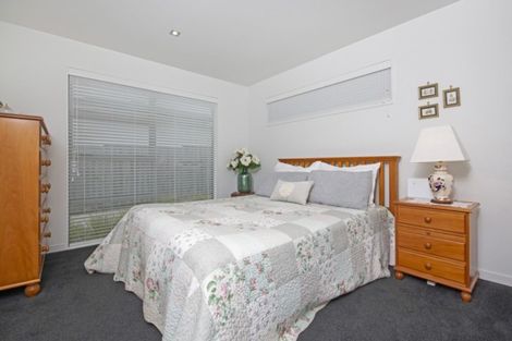 Photo of property in 38 Takutai Avenue, Bucklands Beach, Auckland, 2012