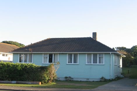 Photo of property in 112 Main Road, Titahi Bay, Porirua, 5022