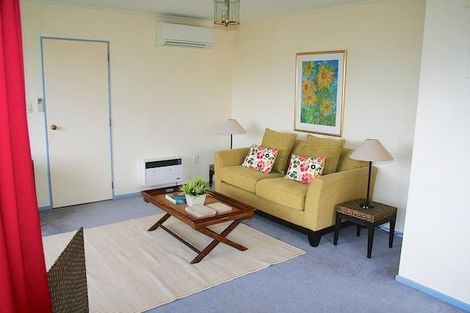 Photo of property in 32 Pekanga Road, Normandale, Lower Hutt, 5010