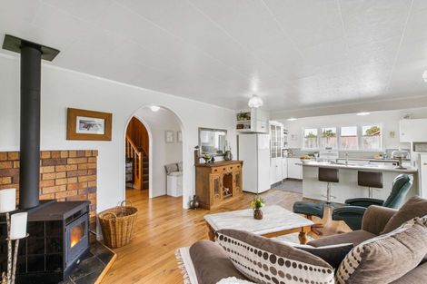 Photo of property in 30 Queen Street, Te Puke, 3119