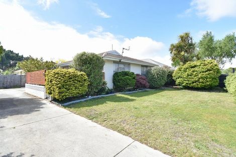 Photo of property in 2/4 Valecrest Avenue, Parklands, Christchurch, 8083