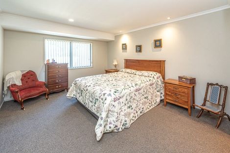 Photo of property in Caversham Park, 2/7 Caversham Road, Westmere, Whanganui, 4501