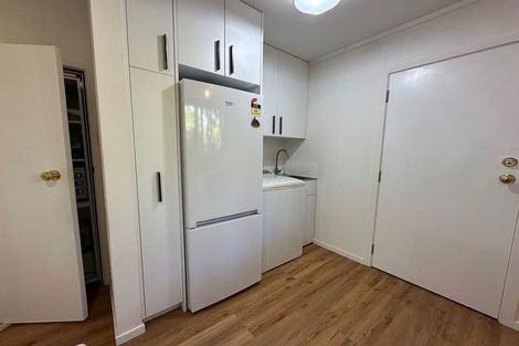 Photo of property in 11 Roberts Road, Glenfield, Auckland, 0629