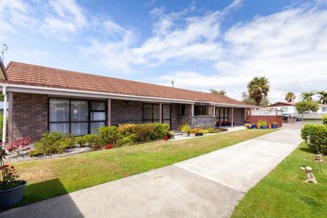 Photo of property in 38 Kowhai Street, Inglewood, 4330