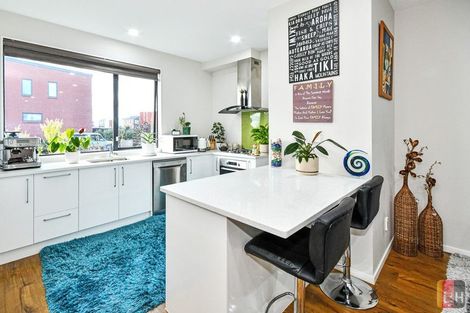 Photo of property in 2 Te Aparangi Road, Papakura, 2110