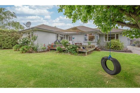 Photo of property in 54 Farquhars Road, Redwood, Christchurch, 8051