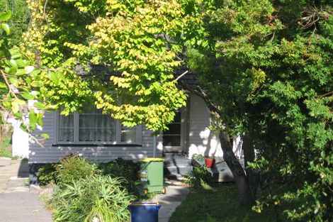 Photo of property in 35 Fairmount Road, Titirangi, Auckland, 0604