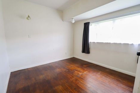 Photo of property in 5 Purser Grove, Fairfield, Lower Hutt, 5011