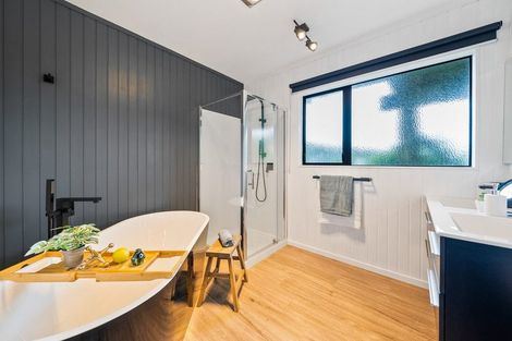 Photo of property in 28a Seaview Road, Paremata, Porirua, 5024