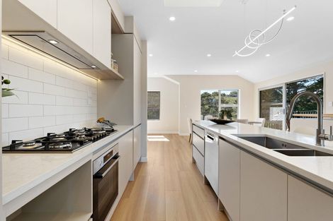 Photo of property in 43 Chamberlain Road, Massey, Auckland, 0614