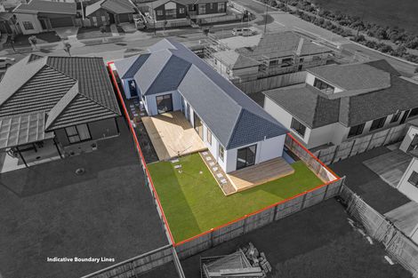 Photo of property in 31 Korowhiti Road, Clarks Beach, 2122