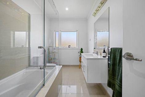 Photo of property in 72 Mataroa Crescent, Flagstaff, Hamilton, 3210