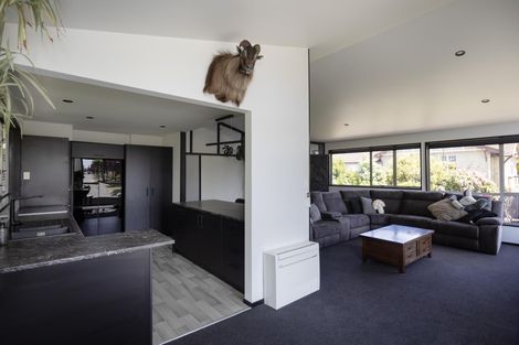 Photo of property in 124 Perth Street, Holmes Hill, Oamaru, 9401