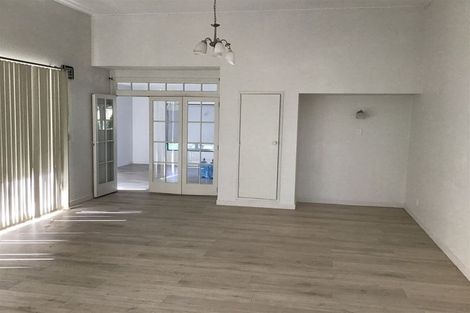 Photo of property in 466 Taupaki Road, Kumeu, 0892