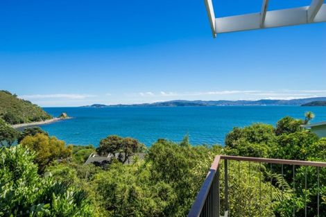 Photo of property in 17 Waitohu Road, York Bay, Lower Hutt, 5013