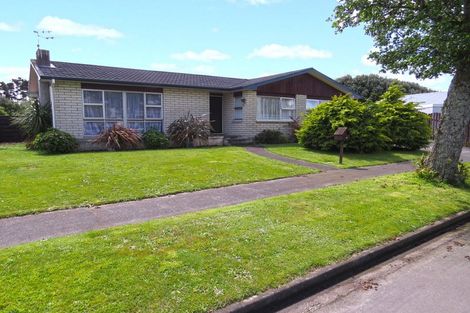 Photo of property in 43 Meadowbrook Drive, Cloverlea, Palmerston North, 4412