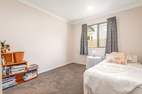 Photo of property in 5a Aokautere Drive, Fitzherbert, 4410