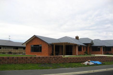 Photo of property in 38 Holyport Close, Fairfield, Dunedin, 9018