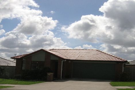 Photo of property in 16 Arlose Place, Westgate, Auckland, 0614