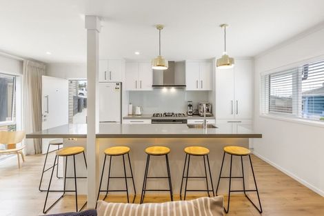 Photo of property in 19 Penton Road, Stanmore Bay, Whangaparaoa, 0932