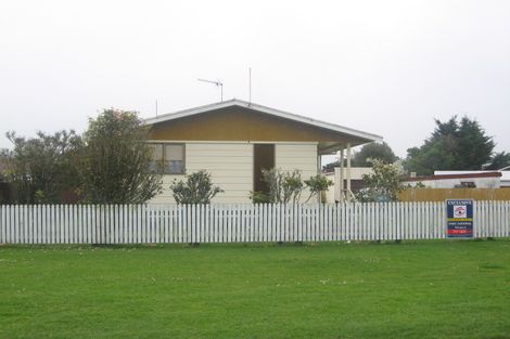 Photo of property in 76 Parris Street, Waitara, 4320