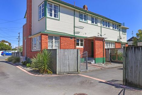 Photo of property in 215 Knights Road, Hutt Central, Lower Hutt, 5011