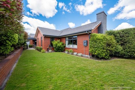 Photo of property in 40 Titirangi Crescent, Parklands, Christchurch, 8083