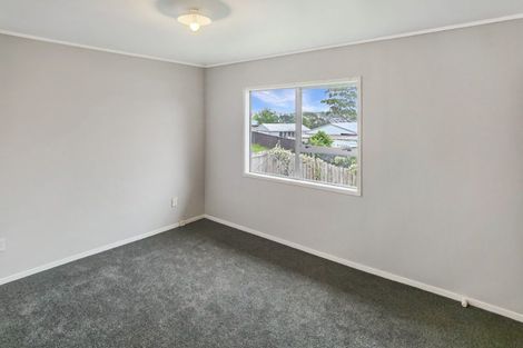 Photo of property in 5 Flaunty Place, West Harbour, Auckland, 0618