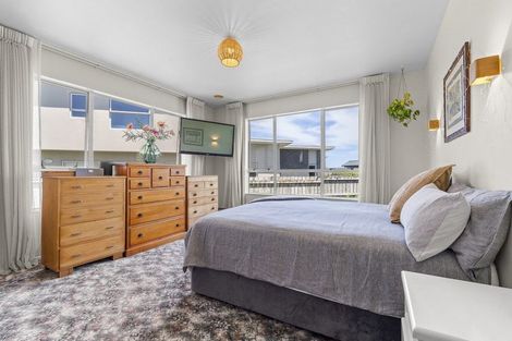 Photo of property in 8 Chatswood Grove, Fitzroy, New Plymouth, 4312