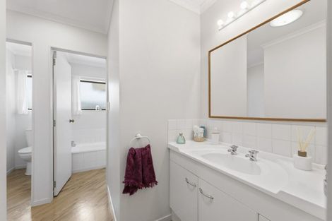 Photo of property in 7 Burnt Oak Drive, Pyes Pa, Tauranga, 3112