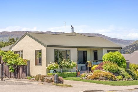 Photo of property in 9 Totara Terrace, Wanaka, 9305