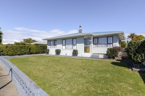Photo of property in 25 Battiscombe Terrace, Waitara, 4320