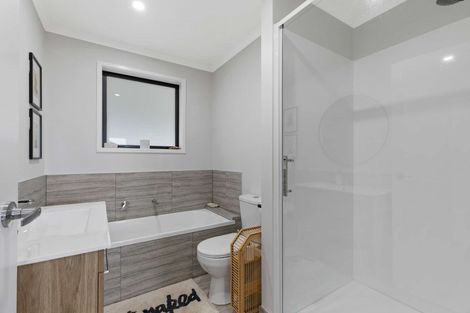 Photo of property in 36a Hand Road, Helensville, 0800