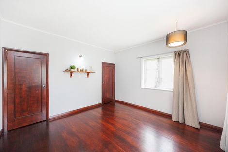 Photo of property in 210 College Street, West End, Palmerston North, 4412
