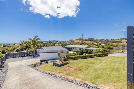 Photo of property in 28 Berghan Road, Coopers Beach, 0420