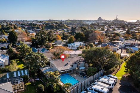 Photo of property in 219a Tukapa Street, Westown, New Plymouth, 4310