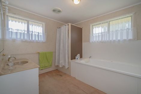 Photo of property in 6 The Esplanade, Whitianga, 3510