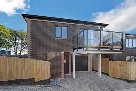Photo of property in 4253 Great North Road, Glendene, Auckland, 0602