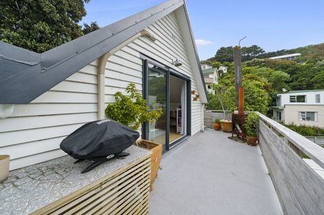 Photo of property in 20 Kellsmere Crescent, Island Bay, Wellington, 6023