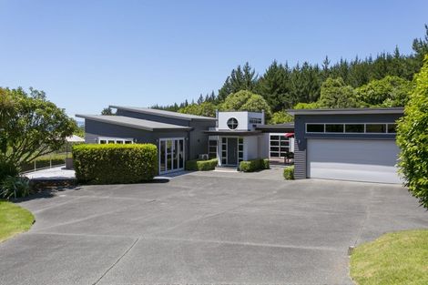 Photo of property in 10 Cameron Drive, Acacia Bay, Taupo, 3385