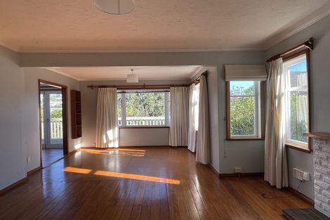 Photo of property in 9 Robert Street, Newlands, Wellington, 6037