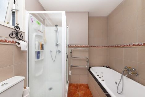 Photo of property in 1/18 Glenvar Road, Torbay, Auckland, 0630