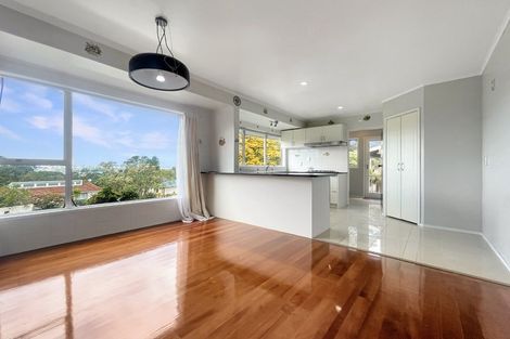 Photo of property in 18 Makepiece Place, Chatswood, Auckland, 0626