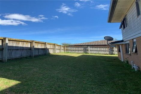 Photo of property in 8 Misty Valley Drive, Henderson, Auckland, 0612